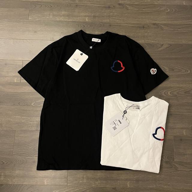 120 moncler 蒙口 红蓝拼色刺绣 Logo 印花情侣圆领短袖T恤-代购品质 color：黑色 白色 size：S M L Xl number ：258
