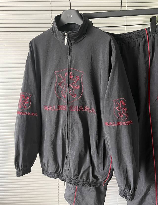 240包邮 外套 blcg/巴黎24新款刺绣狮子冲锋衣拉链衫立领拉链夹克风衣外套校服上衣宽松防水 Blcg 新款复古宽松撞色外套冲锋衣面料为1Oo%锦纶再生尼龙
