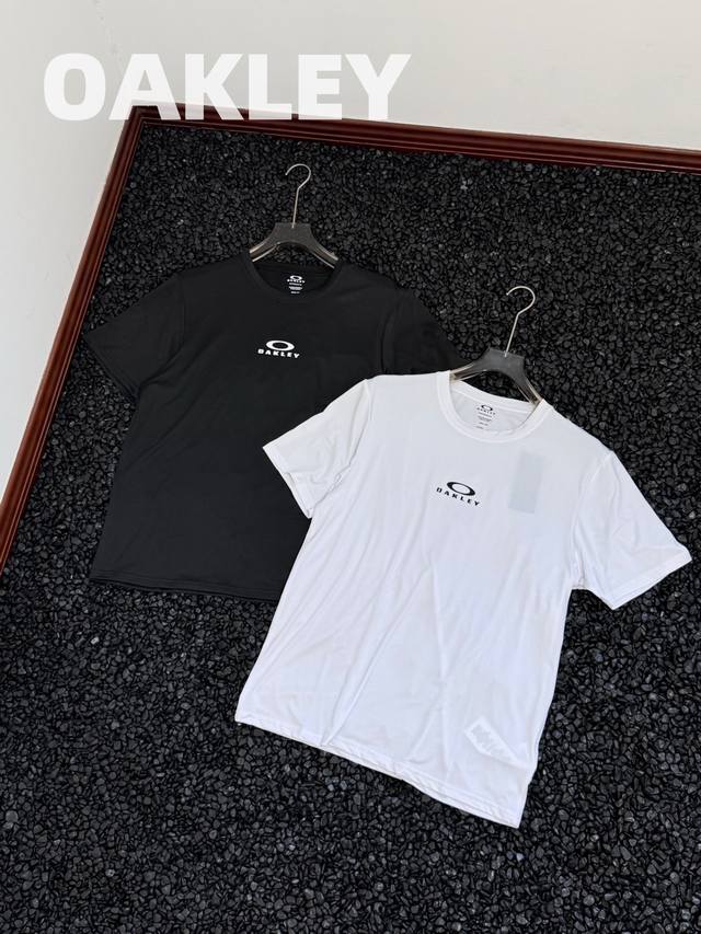 80包邮 欧克利Oakley纯色基础款 印花Logo速干弹力运动户外 短袖T恤男女Auticup 轻薄款速干弹力面料胸前小硅胶Logo印花蛮低调克制的设计 辅料