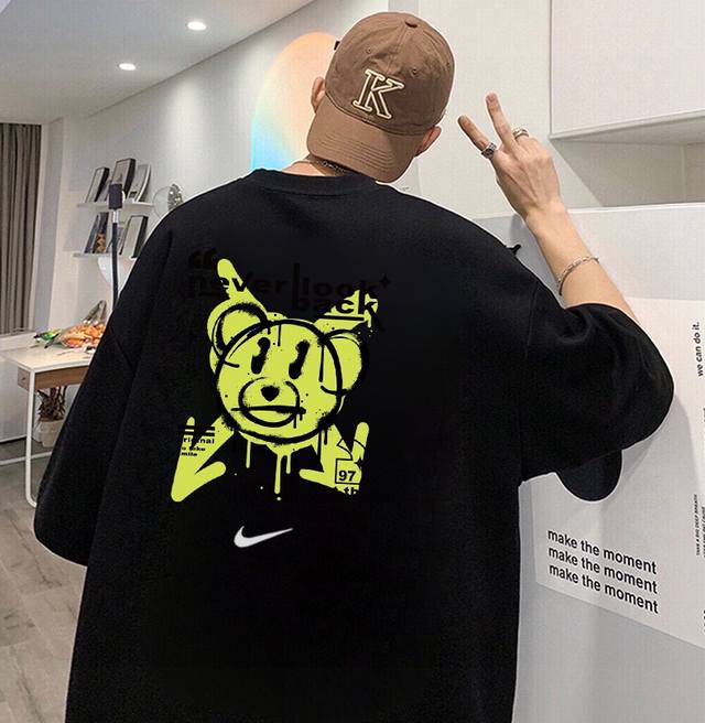 80包邮 【260G重磅纯棉】耐克 Nike 潮牌涂鸦小熊 英文字母 短袖T恤 男女同款 半袖 情侣款 面料工艺： 1.260G重磅纯棉，100%棉，恰到好处的