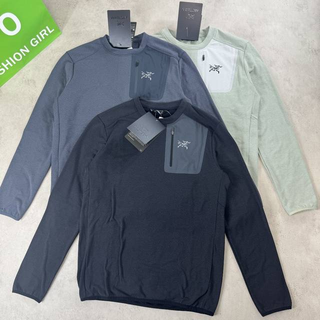 140 Arc‘Teryx/始祖鸟男士春秋季棉混纺长袖运动休闲圆领长袖T恤休闲打底衫，胸前经典拉链口袋设计不显单调，高级感满满！领口无色差不变形商务T恤必备！