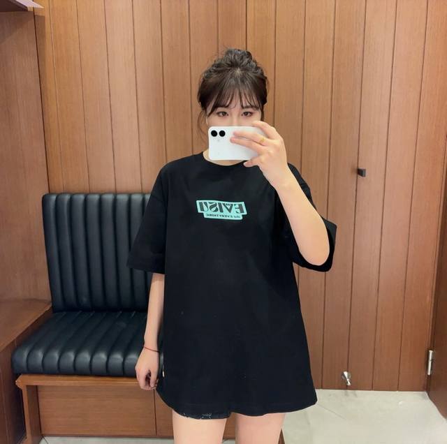 80 Evisu 福神新款男女同款标志标语印花短袖T恤（280克全棉短袖）原版面料高版本高品质 网红明星同款 胸前印有标志及标语印花。背后则是海鸥形式大M，别具