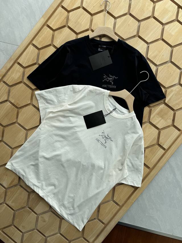 100Arc'teryx/#始祖鸟两色反光万花筒3M反光男女同款短袖T恤。Oversize宽松版型。夜间反光印花Logo，260克双纱纯棉面料 情侣款！轻量 透