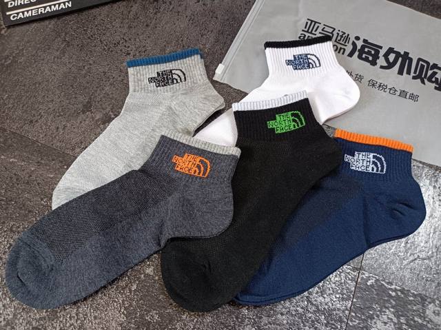 50 北面/The North Face 网眼透气 短袜/袜子 5双装 外贸单 一包5双装 男女通用 37-44都可穿 夏季新款 网眼设计 更加透气 优质棉料