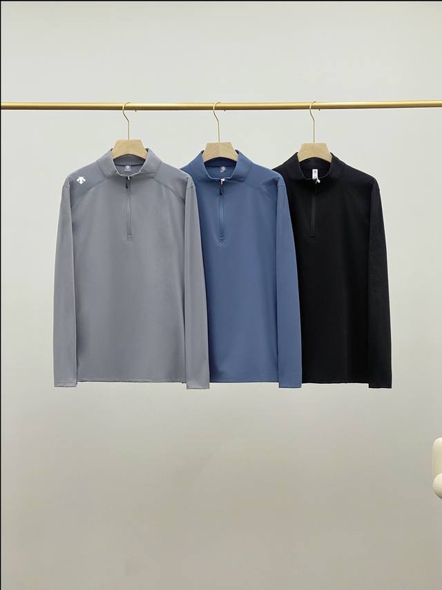150 Descente/迪桑特半拉链立领户外运动卫衣长袖T 这款卫衣长袖T采用顶级高性能面料，具备出色的吸湿排汗功能。无论是在大汗淋漓的高强度徒步，还是在闷热