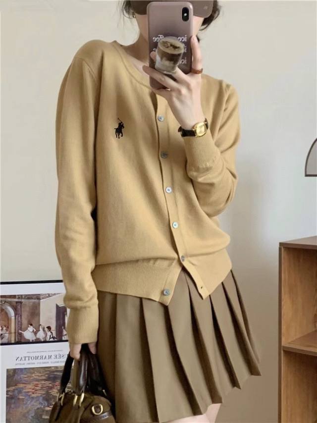 100 lauren Ralph劳伦拉夫 Polo战马刺绣小马标薄羊绒软糯毛衣开衫情侣款 color: 咖色 Size: M-Xl m 肩宽37 胸围100 衣