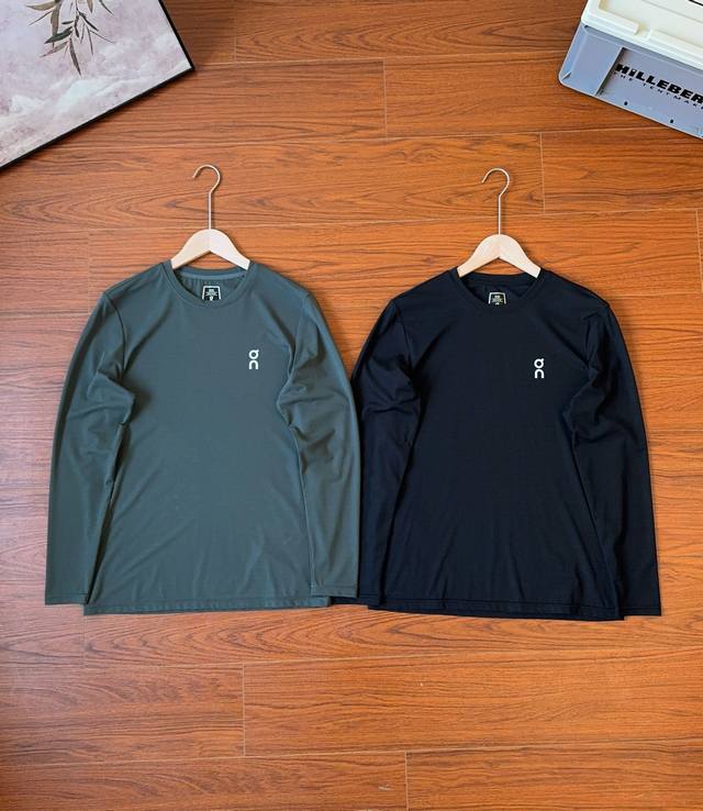 140包邮 春季情侣户外必入款~On昂跑Coub Long-T春季舒适高强度的打底衫~新款多功能运动上衣。面料有弹性超级丝滑！ 胸前有一个反光On小标，同时背后