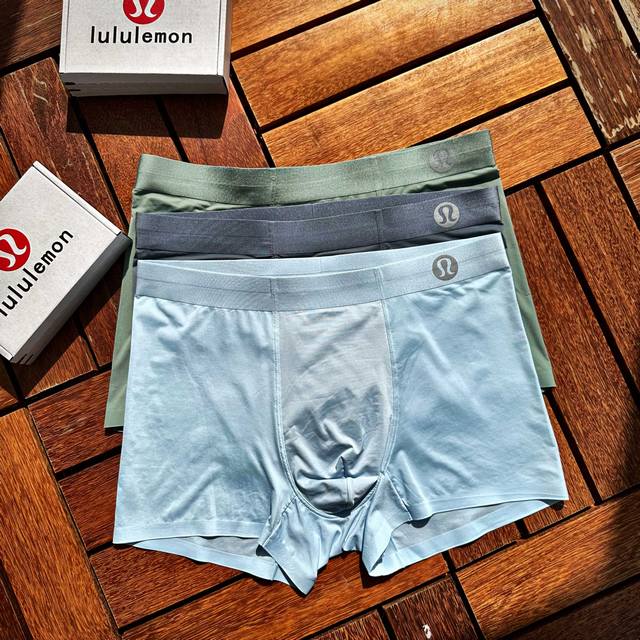 70 lululemon露露【薄如蝉翼】男士夏季立体冰丝无痕透气抑菌平角短裤内裤 云感轻盈 舒适自由 冰丝面料 立体裁剪无侧缝设计 穿着舒适不闷热 冰丝凉感 轻