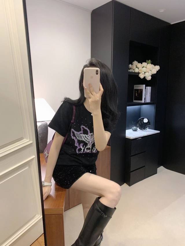上新120 boy/潮牌25Ss夏季新款休闲短袖T恤～ 时尚印花烫钻图案 休闲百搭好看 必眼入 颜色：黑色 白色 码数：S/M/L s码推荐： 80~100 m