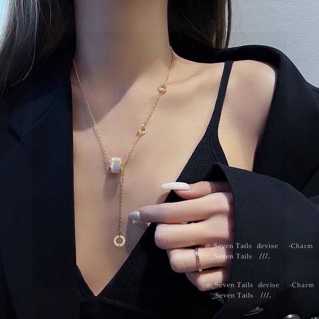 70 bvlgari 宝格丽钛钢微镶猫眼石项链配全套包装 微镶猫眼石项链 代表爱意的表白神器 小仙女的必入手项链 小姐姐安利图戴上你就是仙女本人 弹簧项链 真的