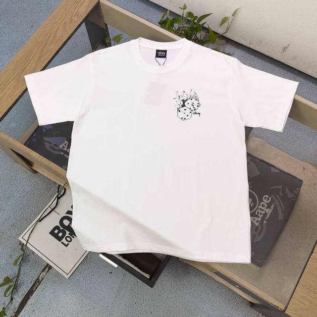 上新90 【款号：Xbnb084】 2025新款Stussy斯图西火焰骰子图案Logo印花休闲情侣宽松短袖T恤，经典永远不会过时、人手必备款，260G纯棉精梳棉