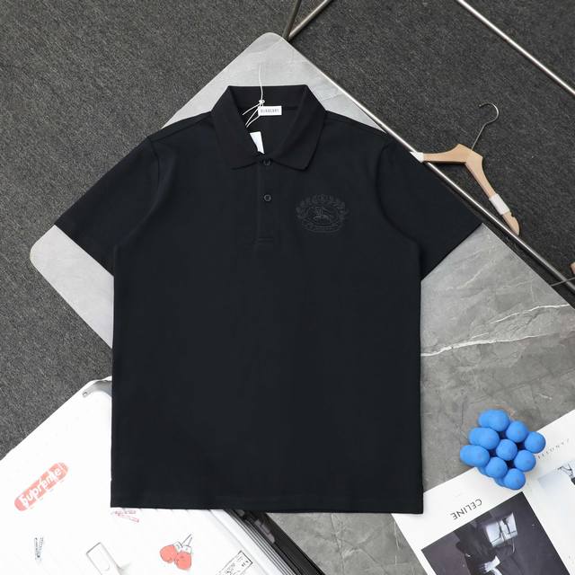 上新160【顶级复刻 高端定制】 - Burberry/巴宝莉·新款麦穗刺绣翻领Polo衫休闲短袖T恤 - 款号：5013 - 颜色：黑色 白色 - 购入原版开
