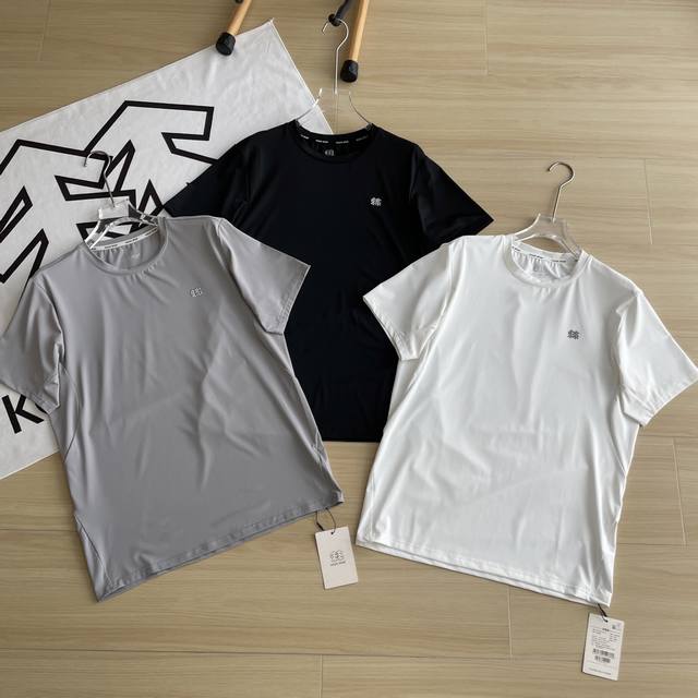 120 速干推荐Kolon Sport / 可隆夏季新品三色圆领短袖吸湿速干T恤亲肤防晒上衣Upf80+上衣T 夏Upf80+防晒抗菌上衣.Kl后字母圆领体恤这