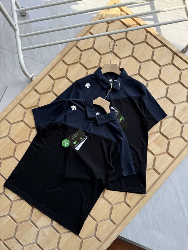 p140 ｜Descente迪桑特 男士夏季新款透气吸汗拼色短袖翻领Polo衫 撞色元素拼接舒适有型Polo衫！细节到位，极具质感！定制纽扣自带身份，立体式硅胶