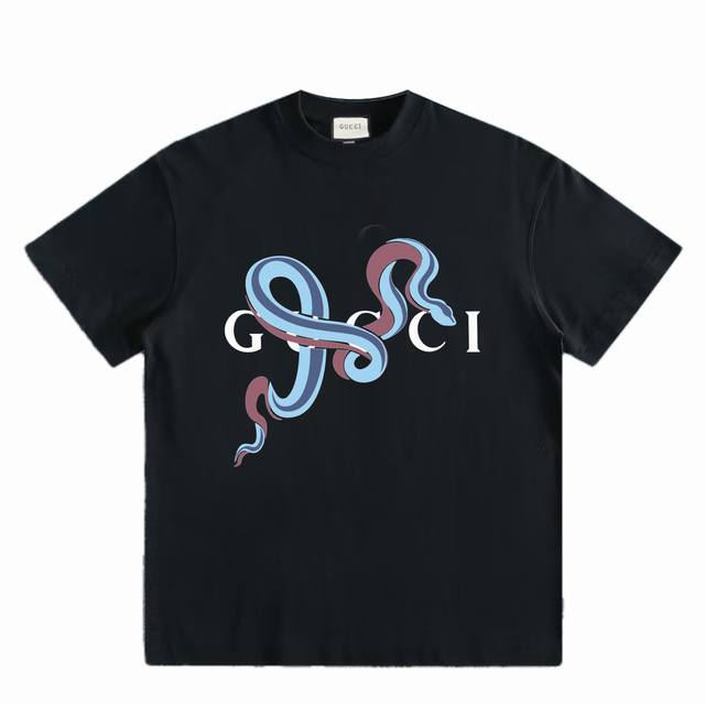 80包邮 顶级复刻 原版开模 gucci2025Ss蛇年限定短袖T恤春夏新款 32支全棉双纱260克紧密纺 面料笔挺有型 Gucci古驰字母涂鸦印花白墨烫画工艺