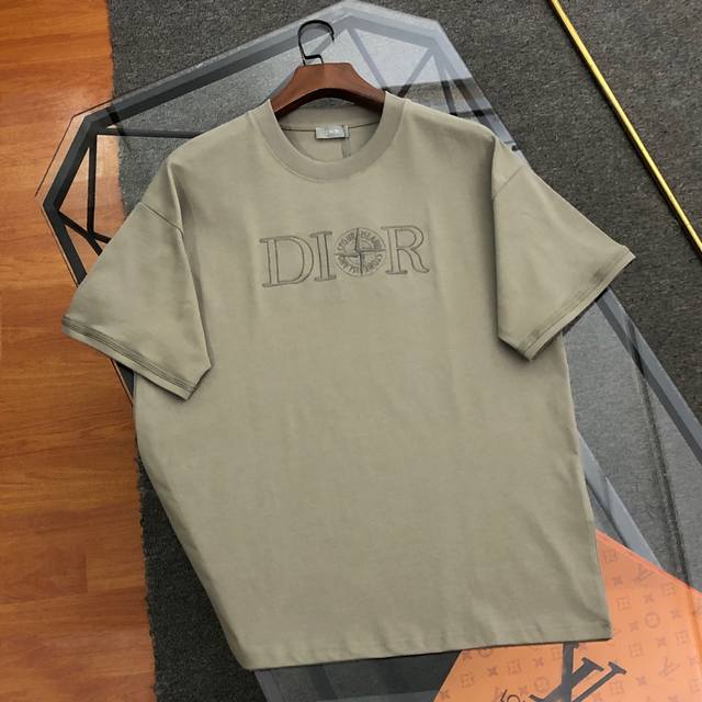 130包邮 dior/迪奥2025春夏新款刺绣Logo短袖T恤 原版面料高版本高品质 网红明星同款 定制定染简约基础款，简单大气，精致时尚，纯棉面料，面料柔软舒