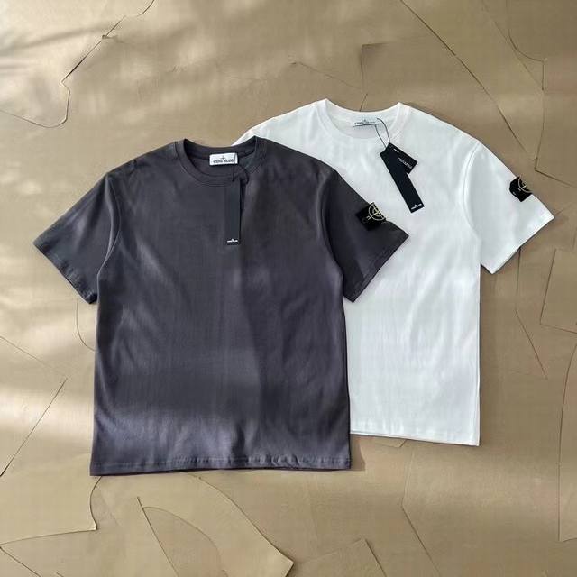 80包邮 石头岛/Stone Island经典基础款袖臂徽章Logo情侣款短袖T恤，绝佳夏季穿搭必备单品 经典百搭永不过时系列，男女同款 情侣可搭 采用260G