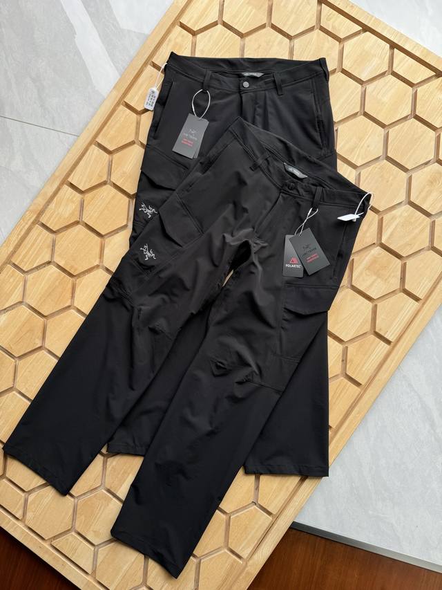 190包邮 arc'teryx始祖鸟Rampartpant防风男子软壳户外工装机能速干休闲裤(高品质柜柜款) 这款裤子可应对多变的天气适用于攀岩、旅行或远足。