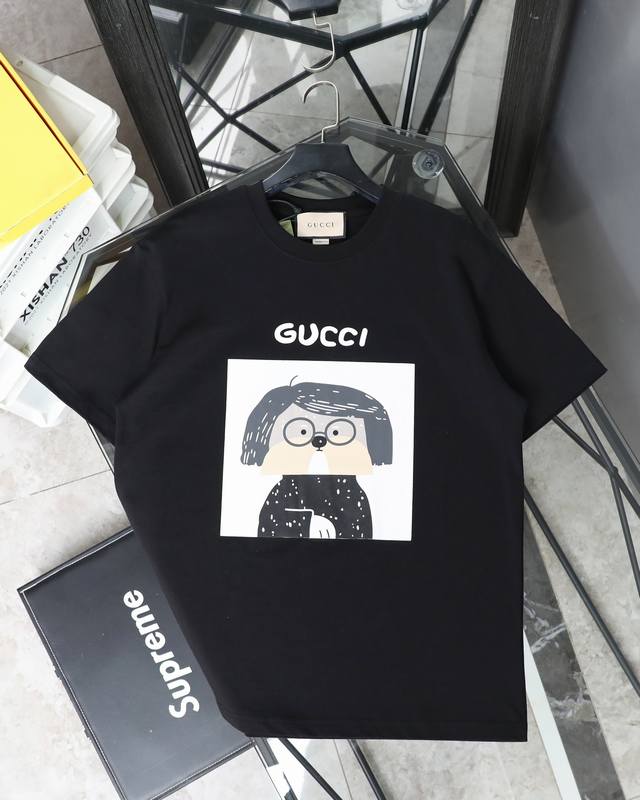120包邮 古驰/Gucci眼睛狗 单色圆领短袖 款号：323 原版面料官方同款短袖T恤 定制280 克同缸染面料手感非常舒服 春夏最新砖柜同步时尚又个性超级百
