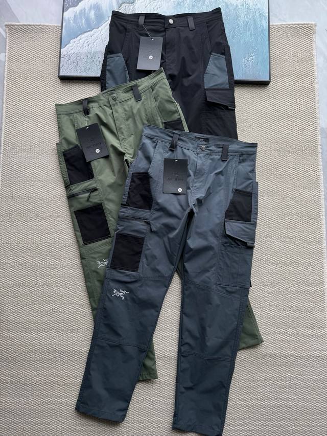 180包邮 arc'teryx 始祖鸟25Ss春季新款刺绣户外运动工装裤！ 鸟家侧边双口袋户外工装裤 ！渠道首发 腿部处鸟家重工田岛Logo标识、醒目低调！ 男