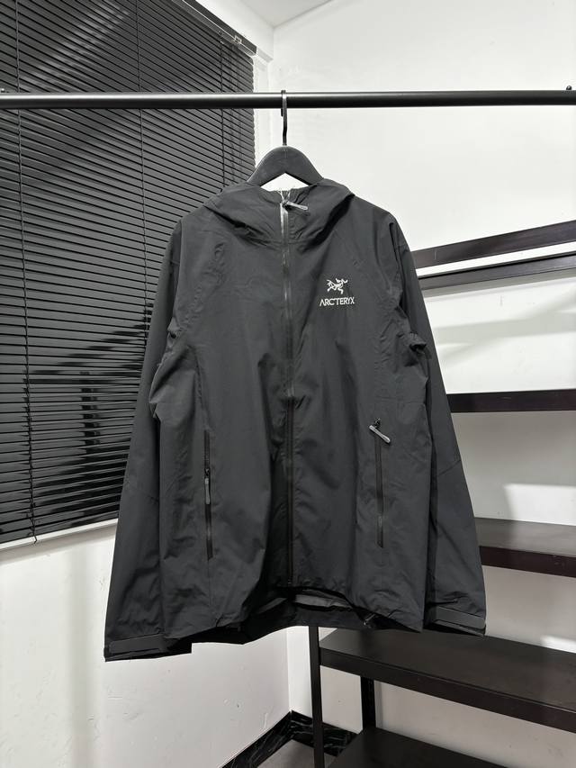 360 春季新款！高版本，质量很好！尺码偏大！代购最新始祖鸟Arcteryx Jacket户外连帽梭织情侣外套 刺绣款！Arc'teryx / 始祖鸟户外最强品