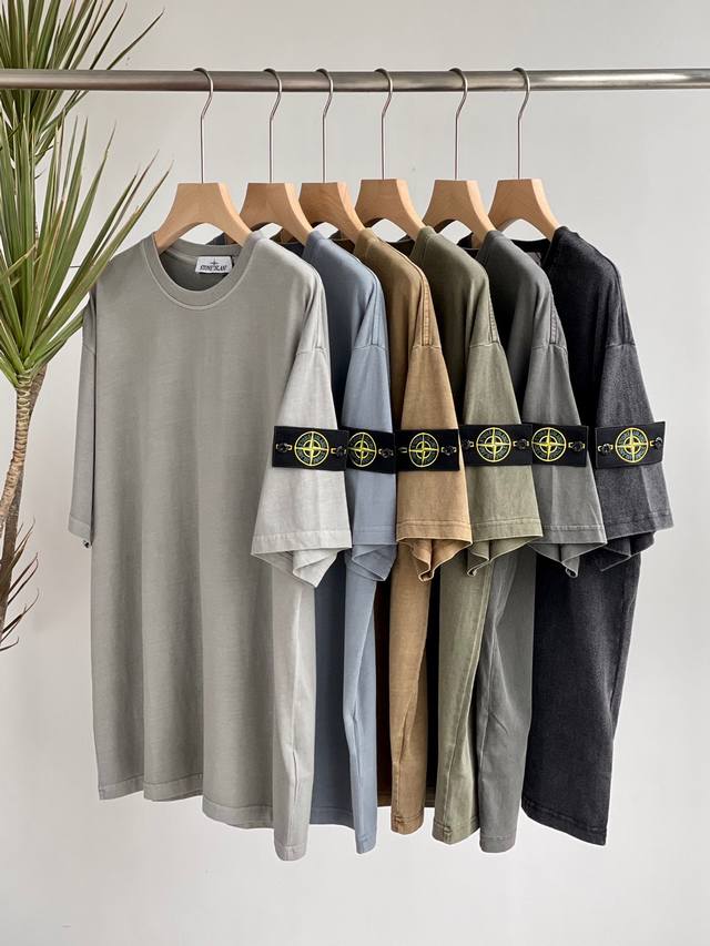 100 Stone Island 石头岛春夏新款 复古蜡染水洗袖章短袖“机能风” - 质感无敌、一到手就能感觉到！人手必备款！海外潮人Ins博主推荐夏季复古高街