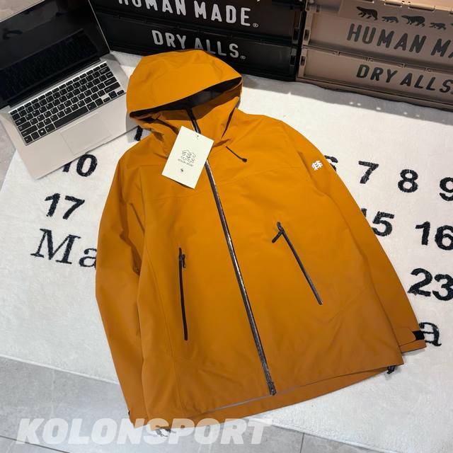 420 -Kolonsport可隆硬壳压胶极简小标户外冲锋衣 男女同款 -面料：采用原版一比一定织定染Gore-Tex硬壳三合一面料。防雨，防风，防撕裂，保暖透