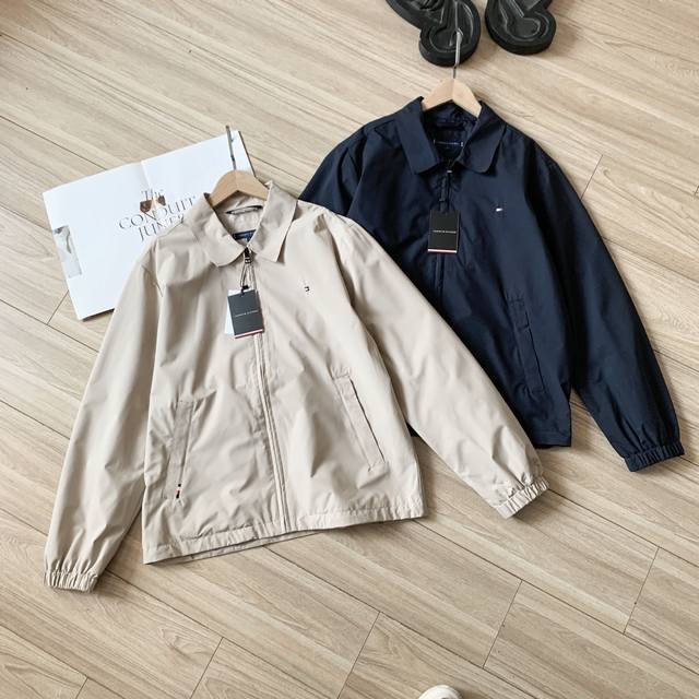250 Tommy25新款春夏男装透气商务翻领行政夹克外套。新鲜出炉！线上2000妥妥老钱风Pk拉夫小马！风格更显年轻活力，年龄段下探到28+重点！压胶工艺小翻