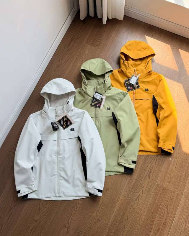 280 Kolon Sport可隆 25Ss新品 秋款户外休闲外套 防风水透气轻量硬壳冲锋衣 男女同款。产品特性： 特氟龙三防面料，防风雨，防静电，抗撕耐磨！
