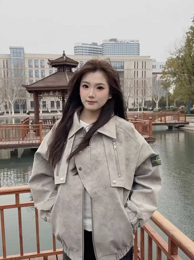 220 Stone Island 2025Ss 石头岛解构扎染皮衣飞行夹克外套 全衣多片立体剪裁 工艺极其复杂繁琐 定制超纤蛋白扎染Pu皮面料 做到防油防水可机