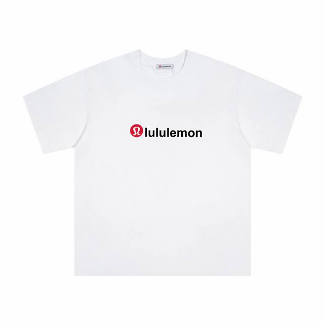 90 高品质露露Lululemon25Ss印花短袖！胸前品牌字母Logo大牌感十足！高端大气完美演绎，经典圆领不挑人版型上身巨显瘦 面料采用230克纯棉面料，保