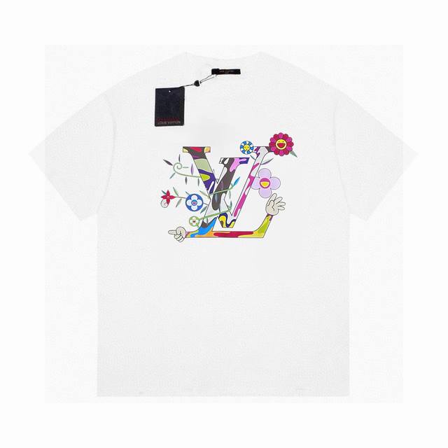 90 高品质25Sslv印花短袖！胸前品牌字母Logo大牌感十足！高端大气完美演绎，经典圆领不挑人版型上身巨显瘦 面料采用230克纯棉面料，保证舒适性同时透气冰