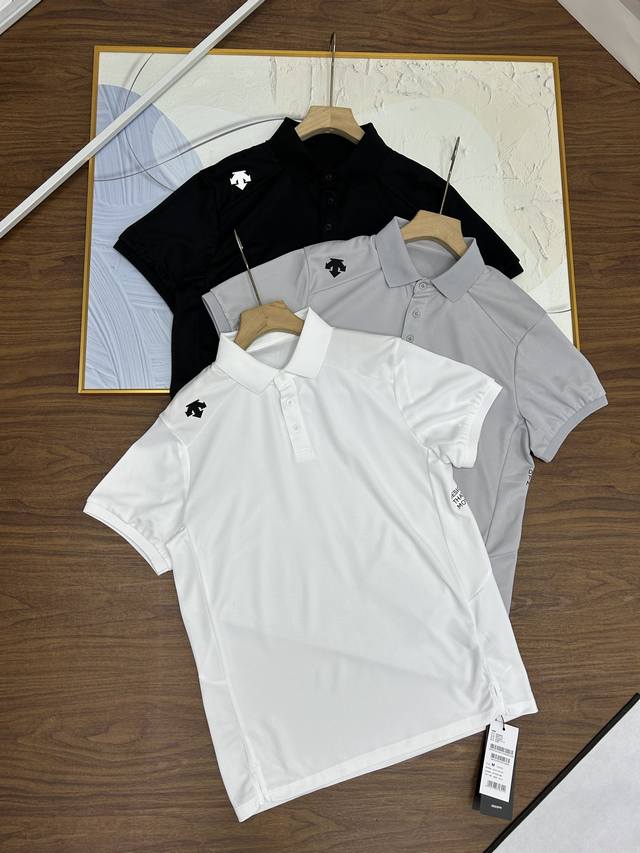 150，Descente/迪桑特新款37款男子运动短袖Polo衫柜子同步进口速干精梳珠地面料亲肤舒爽，不粘身不黏腻！排汗吸湿！这款迪家的Polo衫，遵循并致敬精
