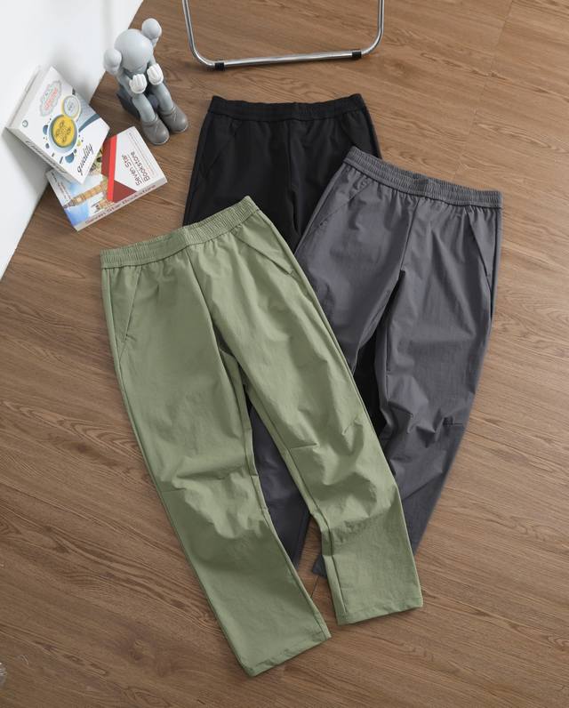 上新P200（刺绣款） 品牌：露露乐蒙/Lululemon 尺码：M-L-Xl-Xxl-Xxxl 颜色：黑色-绿色-灰色 类型：春夏秋男士轻量化速干运动长裤 面