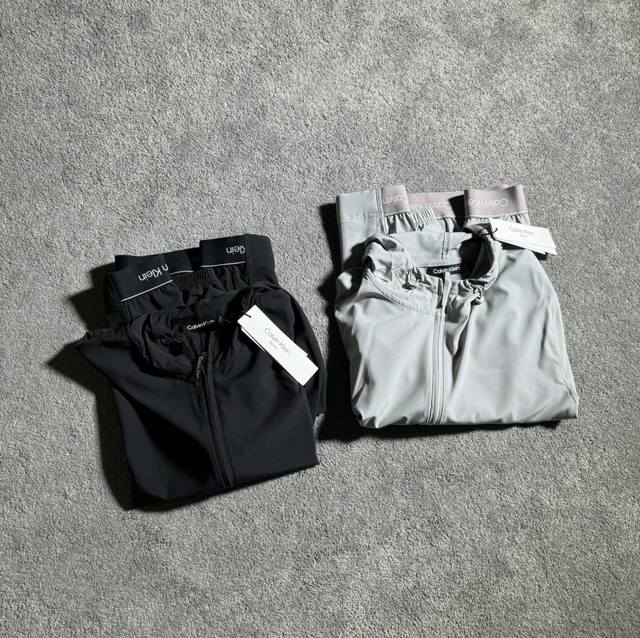 200 Ck｜Calvin Klein 25春夏新款休闲运动防晒衣来了哈，这件是在售款的折后650，可以当一件小外套来穿的，25新款的怒吼安利。整一批都是Y厂Y