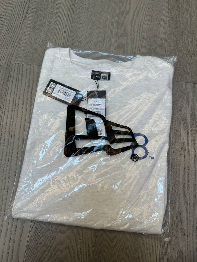 实拍图 看下包装和吊牌140 这个白不是普通的白色 白色里杂着一点色 实物很好看