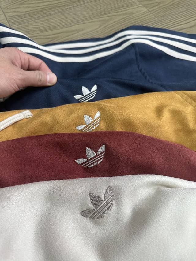 250 细节图 adidas 阿迪达斯 新中式 蛇年限定 国风唐装四色情侣夹克外套 - 定制滴胶盘扣 复刻原版 - 经典三条杠 百搭不挑人 - 全套定制辅料 细