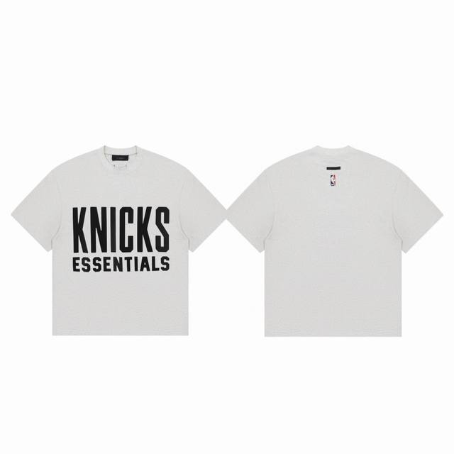 100 fear Of God Fog Essential X Nba 联名款25Ss第二季Knicks字母 Logo 印花情侣圆领短袖T恤-高端代购版本 co