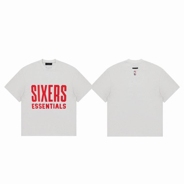 100 fear Of God Fog Essential X Nba 联名款第二季Sixers字母 Logo 印花情侣圆领短袖T恤-高端代购版本 color：