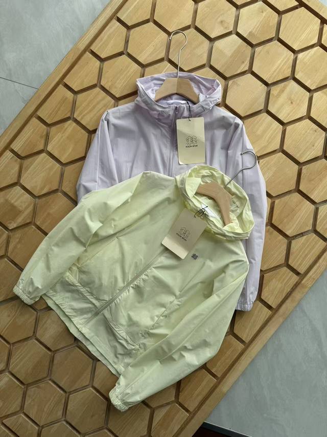 p210 ｜贸易公司渠道正品订单货Kolonsport可隆皮肤衣女款防泼水风衣防风户外休闲衣可收纳上衣 从1973年在韩国成立至今，可隆一直坚持"Yourbes