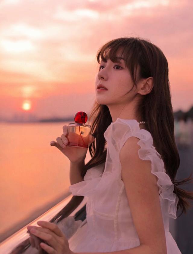 90 Jo Malone 祖马龙 Red Hibiscus 红木槿限定香水100Ml，专柜版，海关扣押，特殊渠道货源，配祖玛珑手提袋。祖玛珑花开限量系列，祖马龙