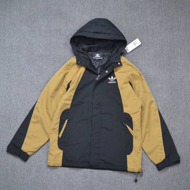 上新140 阿迪达斯三叶草高端系列！Adidas /三叶草连帽拼色冲锋衣开衫运动夹克外套春装男款黑色送男生亚版】插肩袖拼色设计 【经典户外系列众明星网红上身！爆