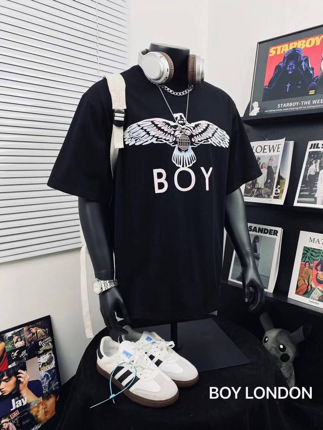 上新120 boy London25飞鸟绮梦大翅膀情侣短袖Tee男女同款 超高版本 经典图案设计 立体外凸印花 天使环绕翅膀英文Logo吸睛有型！面料由品牌面料