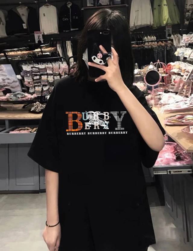 80 burberry/巴宝莉格子战马圆领短袖半袖T恤 面料采用260克纯棉双纱食毛面料 双线二本针压线 久洗不变形 原版定制三标 高端进口印花 随意水洗 情侣