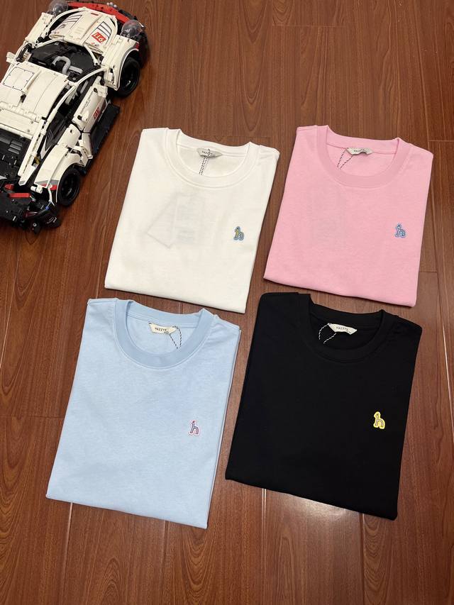 p100 【100%棉】Hazzys哈吉斯2025夏季新款大Logo休闲宽松棉质短袖T恤男女同款！ 100%纯棉，采用高品质纯棉面料，柔软舒适，透气性好，适合夏