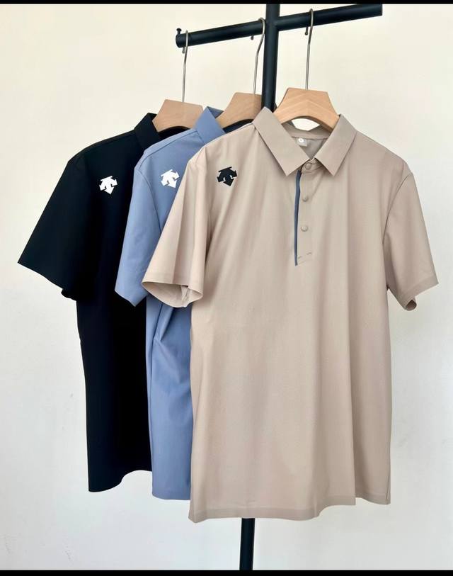上新100M到5Xl 迪桑特 25Ss夏季新款翻领Polo衫户外透气短袖T恤 ，陈伟霆同款，专柜同步发售四色可选，休闲商务风十足，经典百搭永不过时系列，绝佳出行