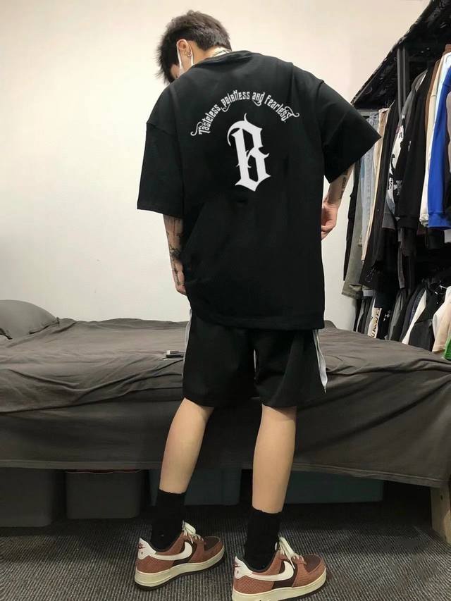 P80 【Fog网红款经典印花短袖T恤】 fear Of God Fog Essentials复线第三季短袖T恤 甄选新疆精梳棉面料 纯240G手感软糯细腻 上