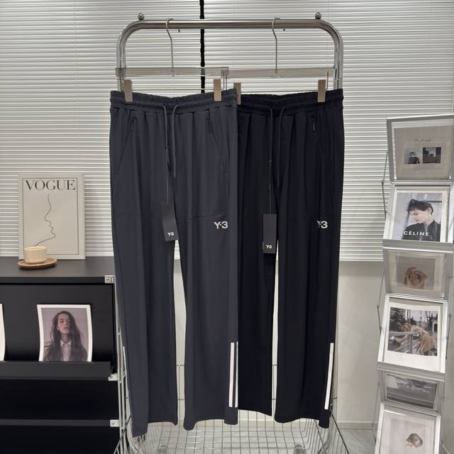 新款上新 p130 y-3夏季反光标新款运动弹力速干休闲长裤直筒裤 公司订单货源，锦纶精编速干面料，柔垂爽滑，舒适透气，质感非常好，做工走线整齐密集，包边套结，