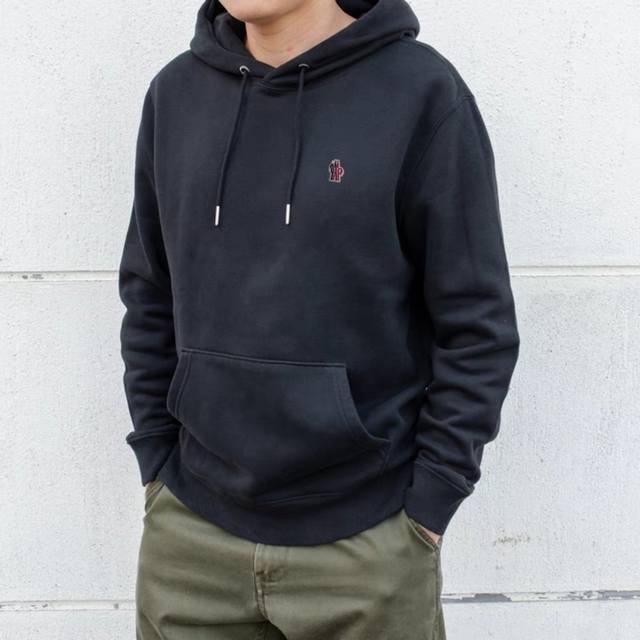 140 momcler/蒙口剪刀标卫衣25Ss春款纯色基础简约百搭潮流精品针织毛圈连帽卫衣！专柜价格1300+以上哦~官网醉新款！！百搭长袖运动连帽卫衣.百搭必