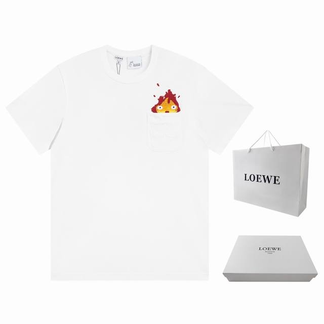 特价50Loewe 2024春夏新款短袖，罗意威经典皮牌T恤。定制32支双纱紧密全棉240G面料 ，炒鸡百搭，各路潮人的醉爱，男女都可以穿， 随便配效果都赞！上